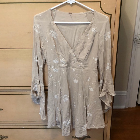 📦 🚚 EVERYTHING MUST GO! Free People Tan Dress | Sz 2 - Picture 3 of 8